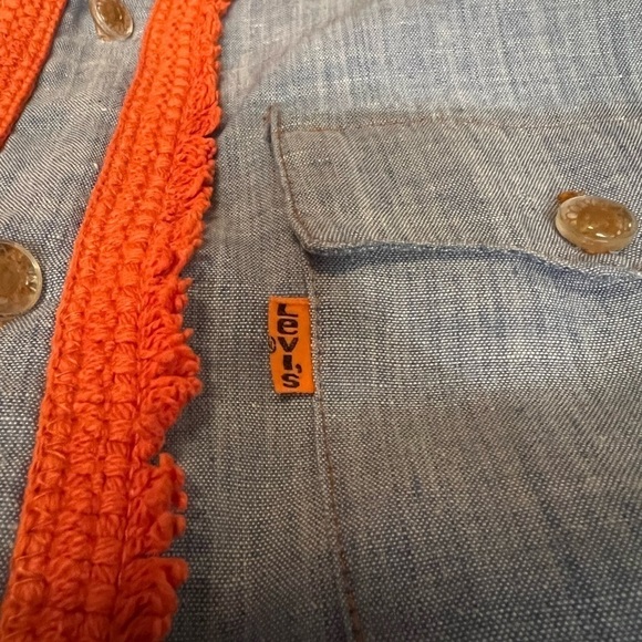 VINTAGE LEVI’S WOMENS LONG SLEEVE BUTTONED DOWN SHIRT WITH COWGIRL FLAIR - Picture 10 of 16